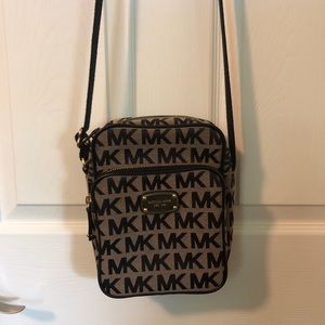 Michael Kors Jet Set  Crossbody